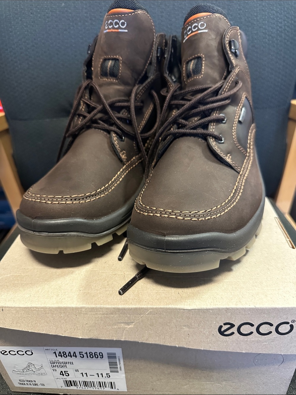 Ecco men’s size 11-11.5 boots gore-tex nwt & original box